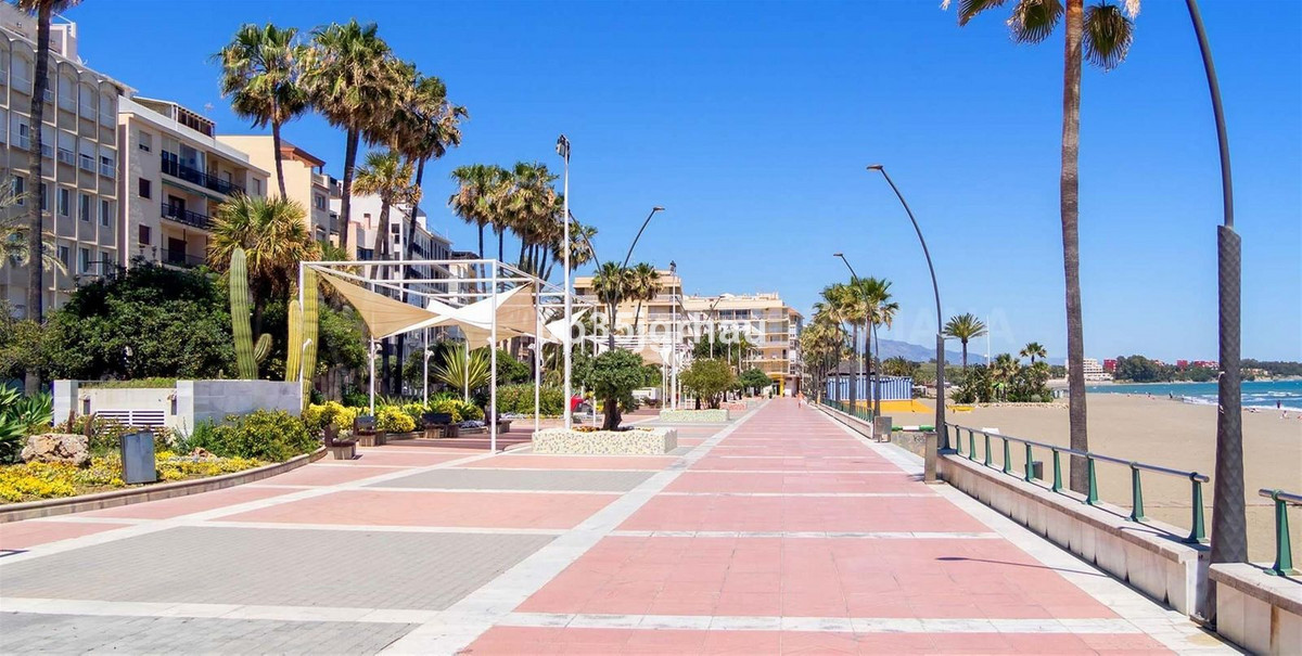 Se vende Apartamento Planta Media de 2 dormitorios en Costa Del Sol, Málaga, España