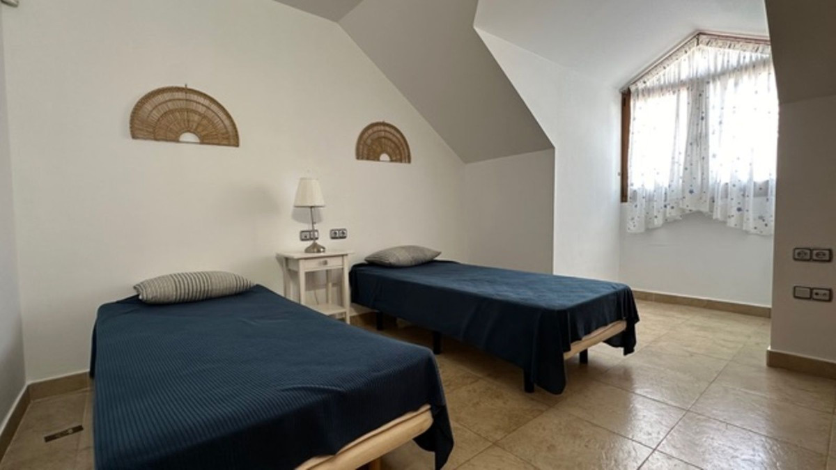 3 Bed Apartment for sale in Fuengirola Costa Del Sol, Málaga, Spain