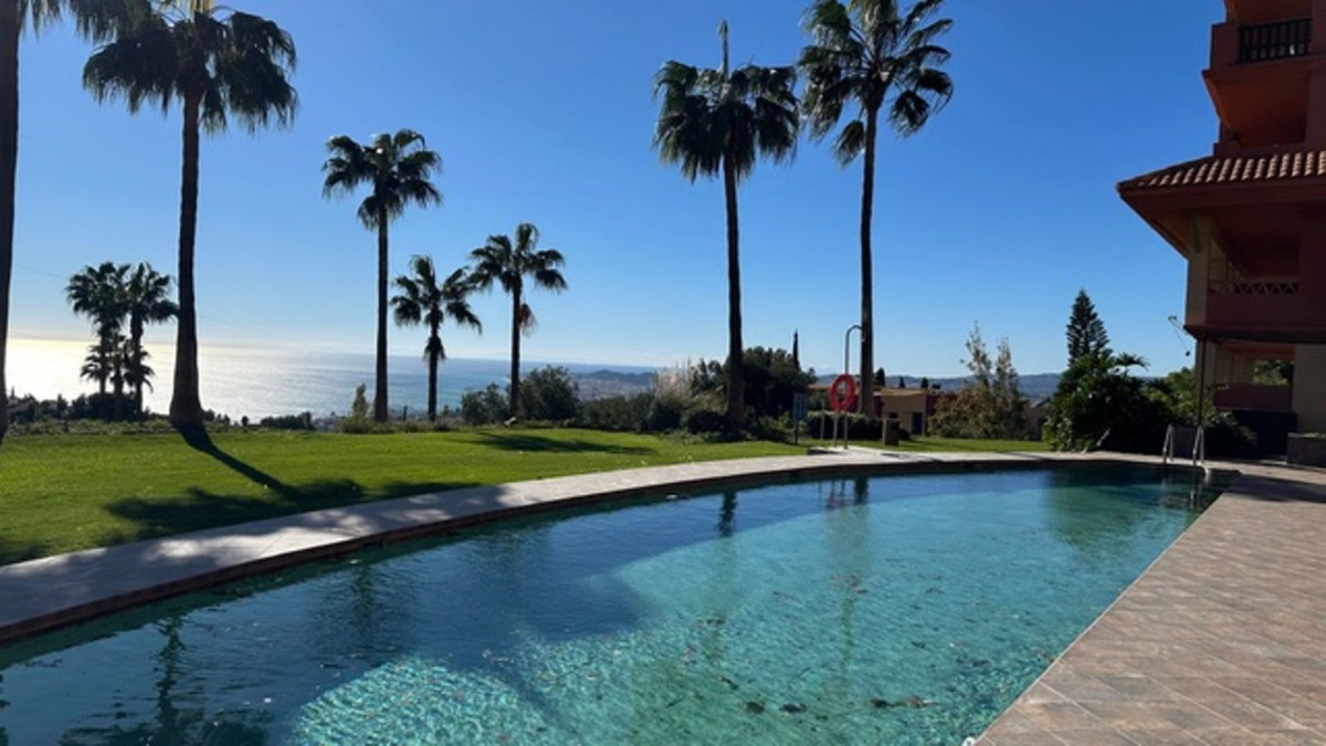 3 Bed Apartment for sale in Fuengirola Costa Del Sol, Málaga, Spain