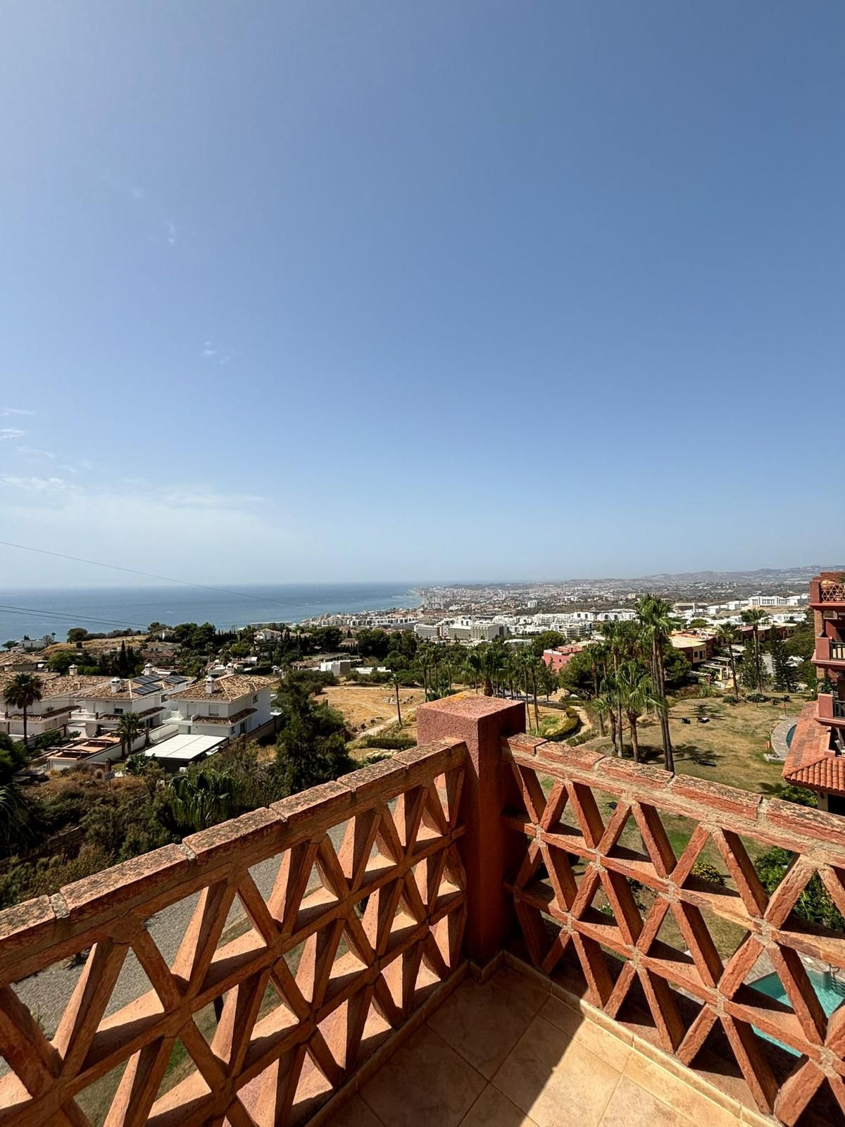 3 Bed Apartment for sale in Fuengirola Costa Del Sol, Málaga, Spain