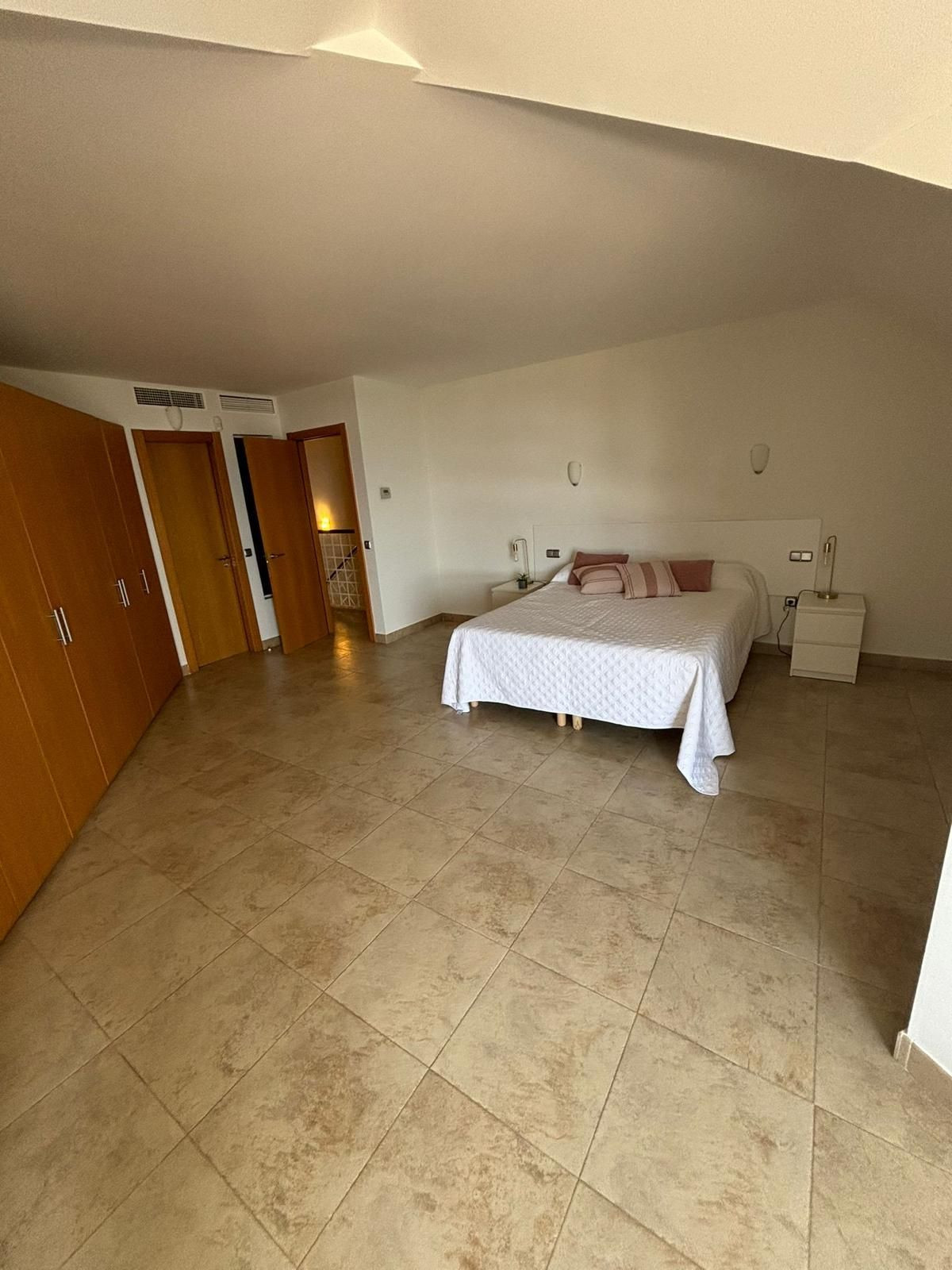 3 Bed Apartment for sale in Fuengirola Costa Del Sol, Málaga, Spain