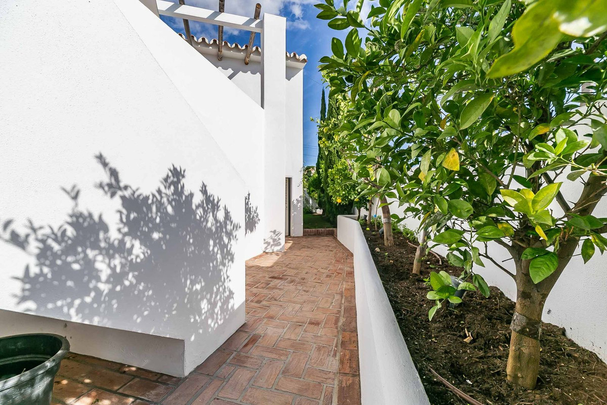 4 Bed Townhouse for sale in Benalmadena Costa Del Sol, Málaga, Spain