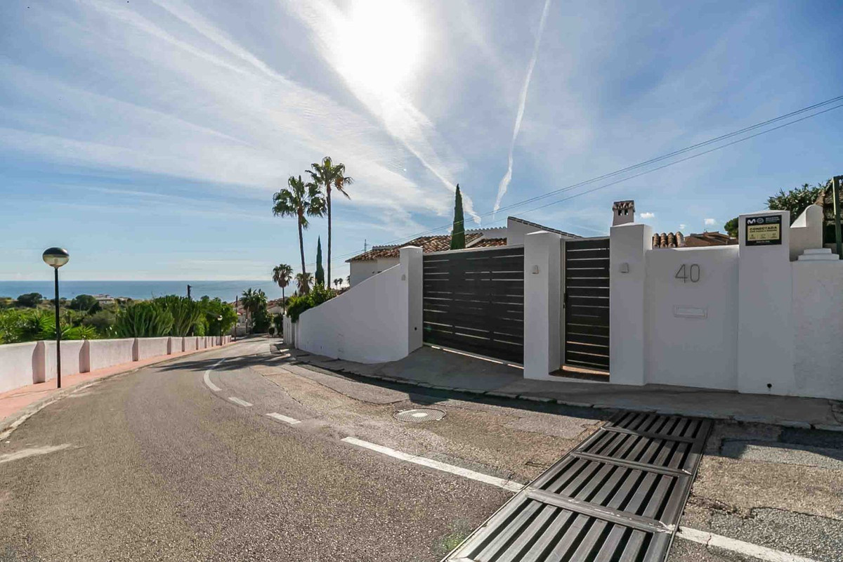 4 Bed Townhouse for sale in Benalmadena Costa Del Sol, Málaga, Spain