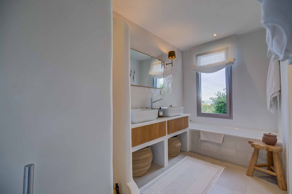 4 Bed Townhouse for sale in Benalmadena Costa Del Sol, Málaga, Spain