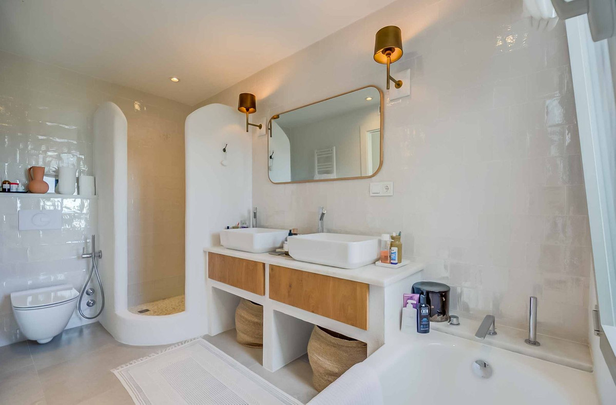 4 Bed Townhouse for sale in Benalmadena Costa Del Sol, Málaga, Spain