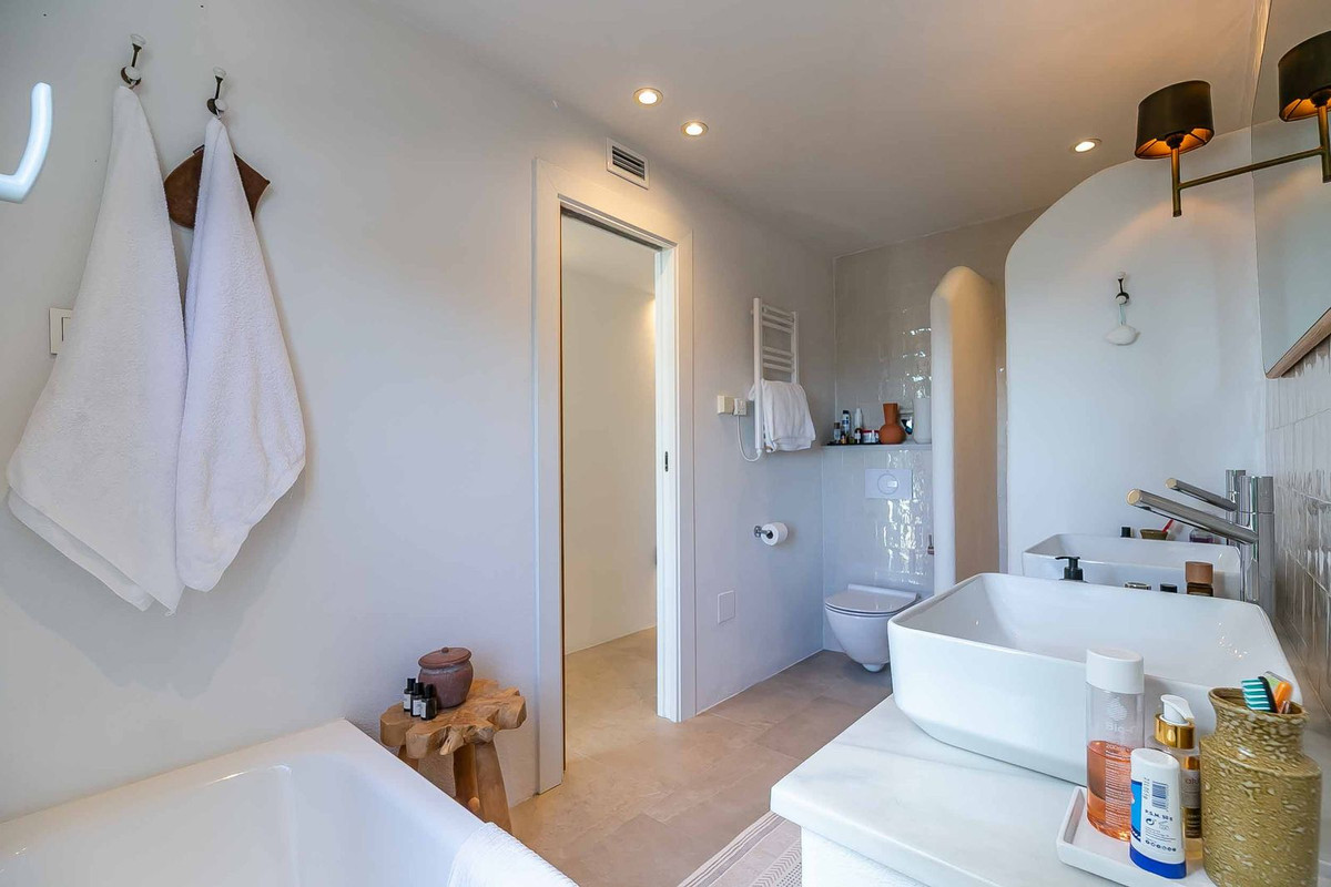 4 Bed Townhouse for sale in Benalmadena Costa Del Sol, Málaga, Spain