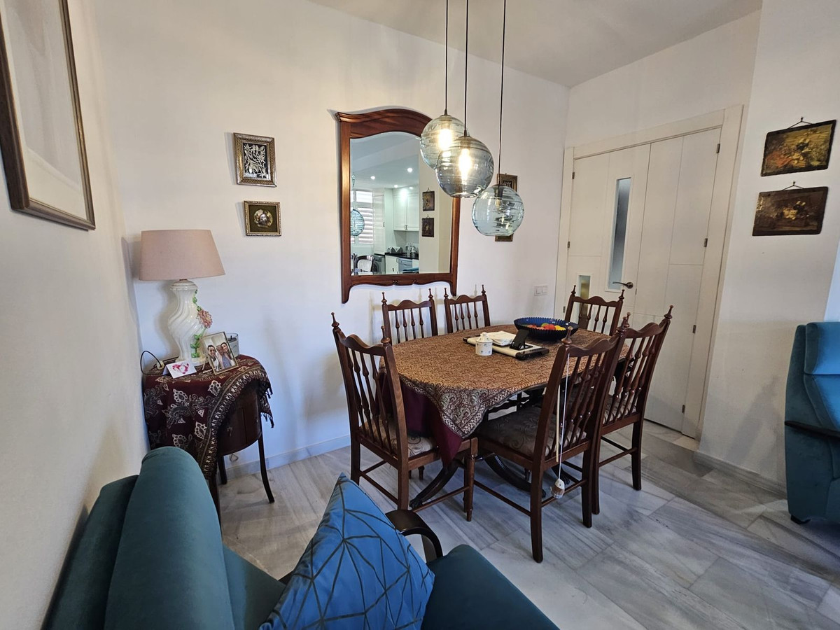 2 Bed Apartment for sale in Fuengirola Costa Del Sol, Málaga, Spain