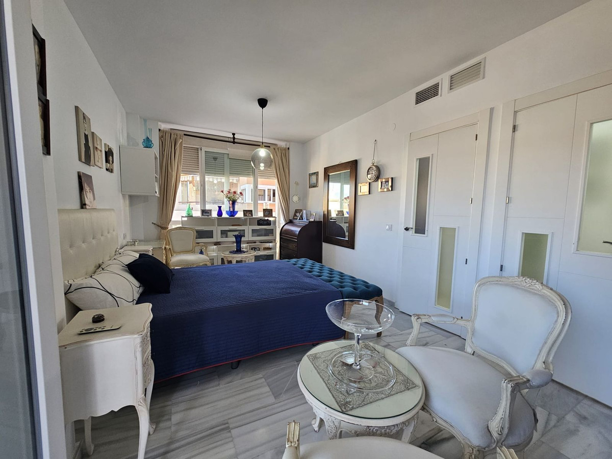 2 Bed Apartment for sale in Fuengirola Costa Del Sol, Málaga, Spain