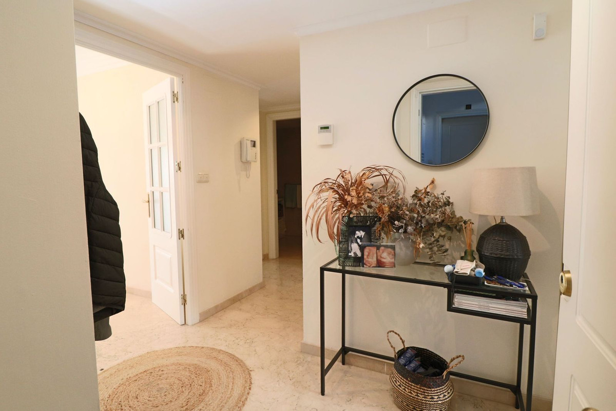 Se vende Apartamento Planta Media de 2 dormitorios en Costa Del Sol, Málaga, España