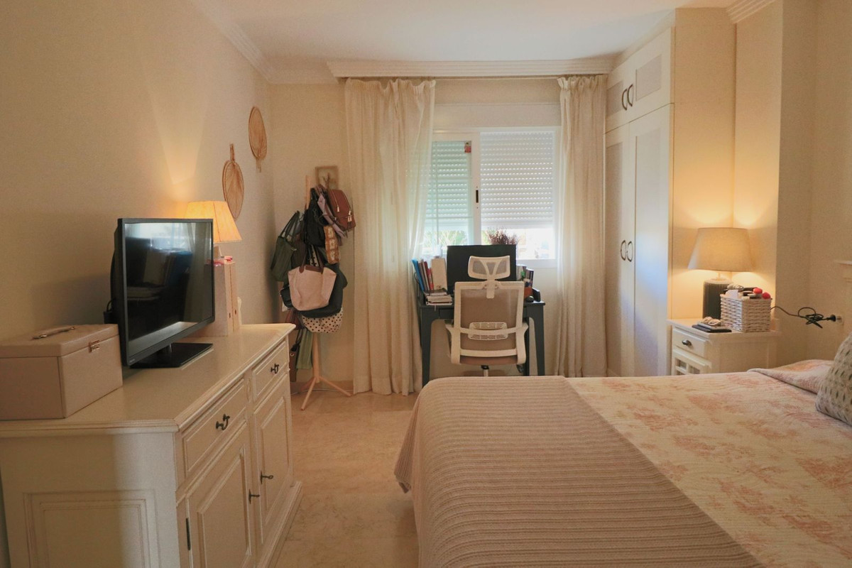 Se vende Apartamento Planta Media de 2 dormitorios en Costa Del Sol, Málaga, España