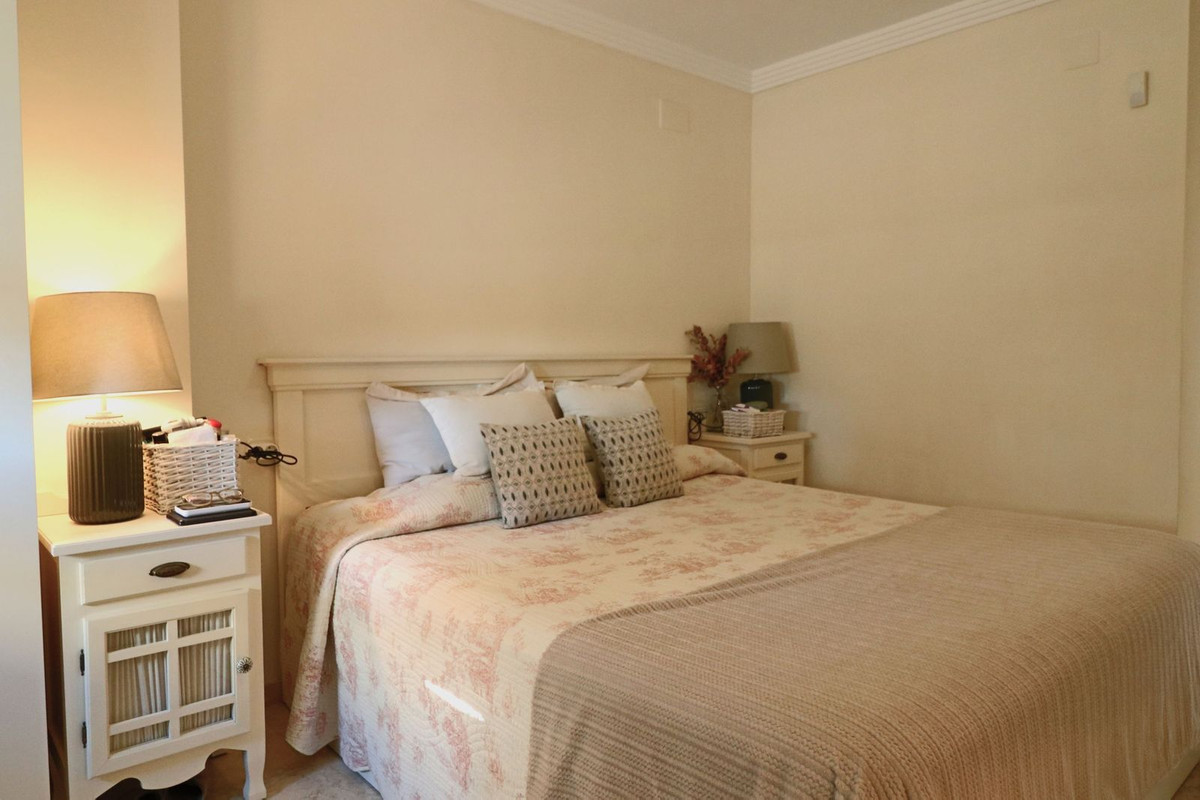 Se vende Apartamento Planta Media de 2 dormitorios en Costa Del Sol, Málaga, España
