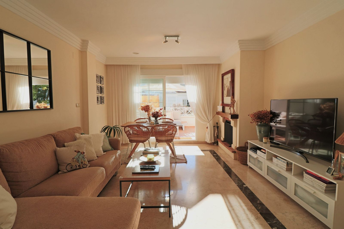 Se vende Apartamento Planta Media de 2 dormitorios en Costa Del Sol, Málaga, España