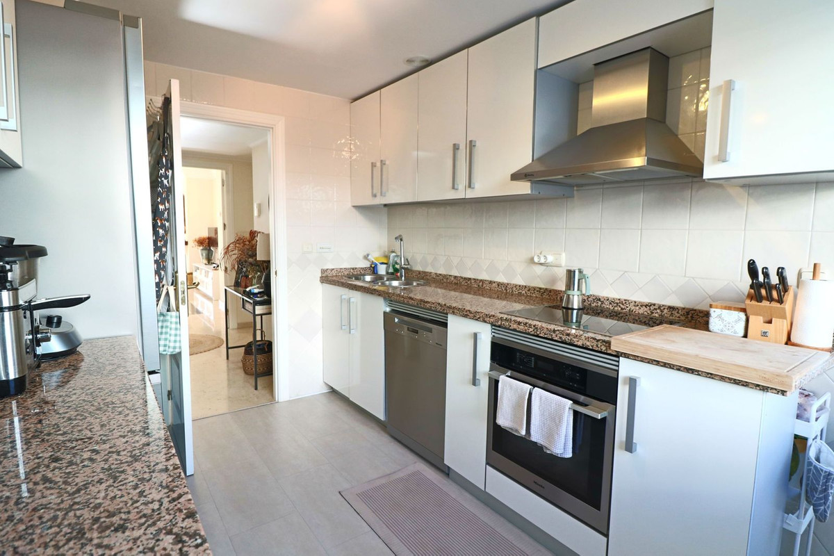 Se vende Apartamento Planta Media de 2 dormitorios en Costa Del Sol, Málaga, España