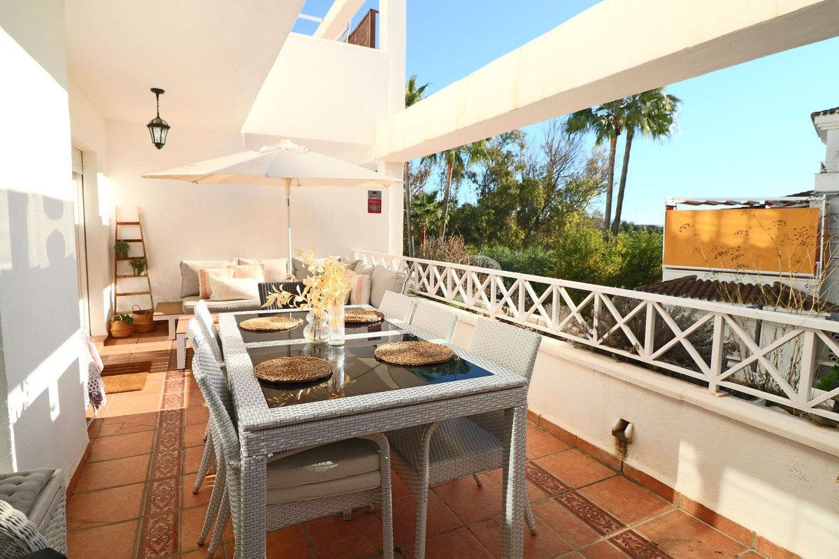 Se vende Apartamento Planta Media de 2 dormitorios en Costa Del Sol, Málaga, España