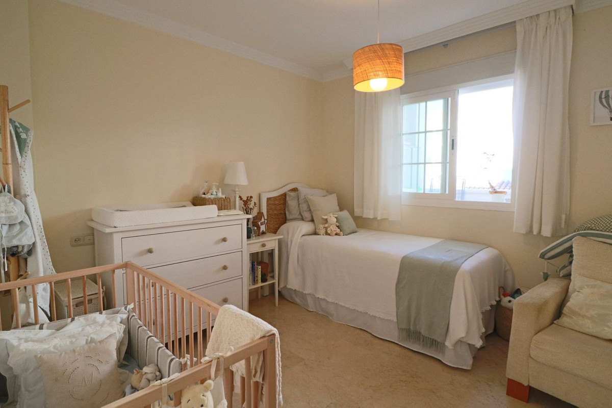 Se vende Apartamento Planta Media de 2 dormitorios en Costa Del Sol, Málaga, España