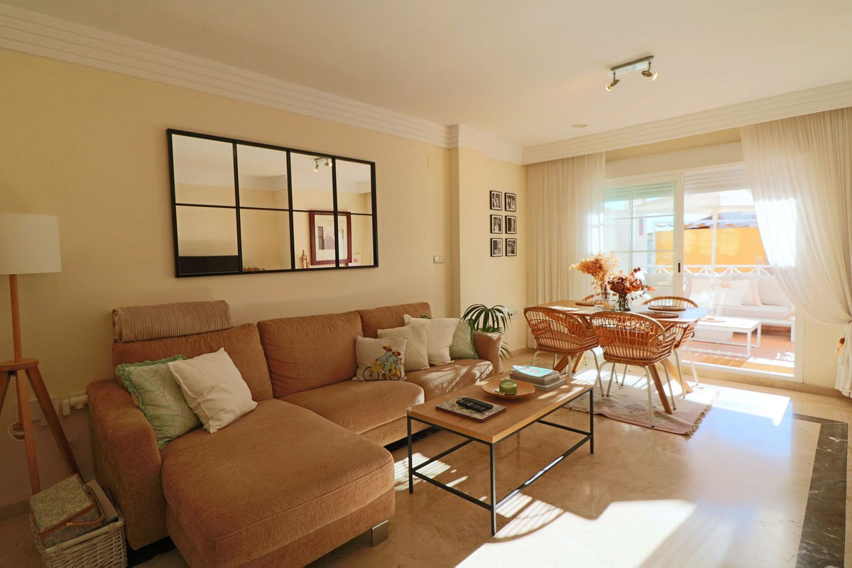 Se vende Apartamento Planta Media de 2 dormitorios en Costa Del Sol, Málaga, España
