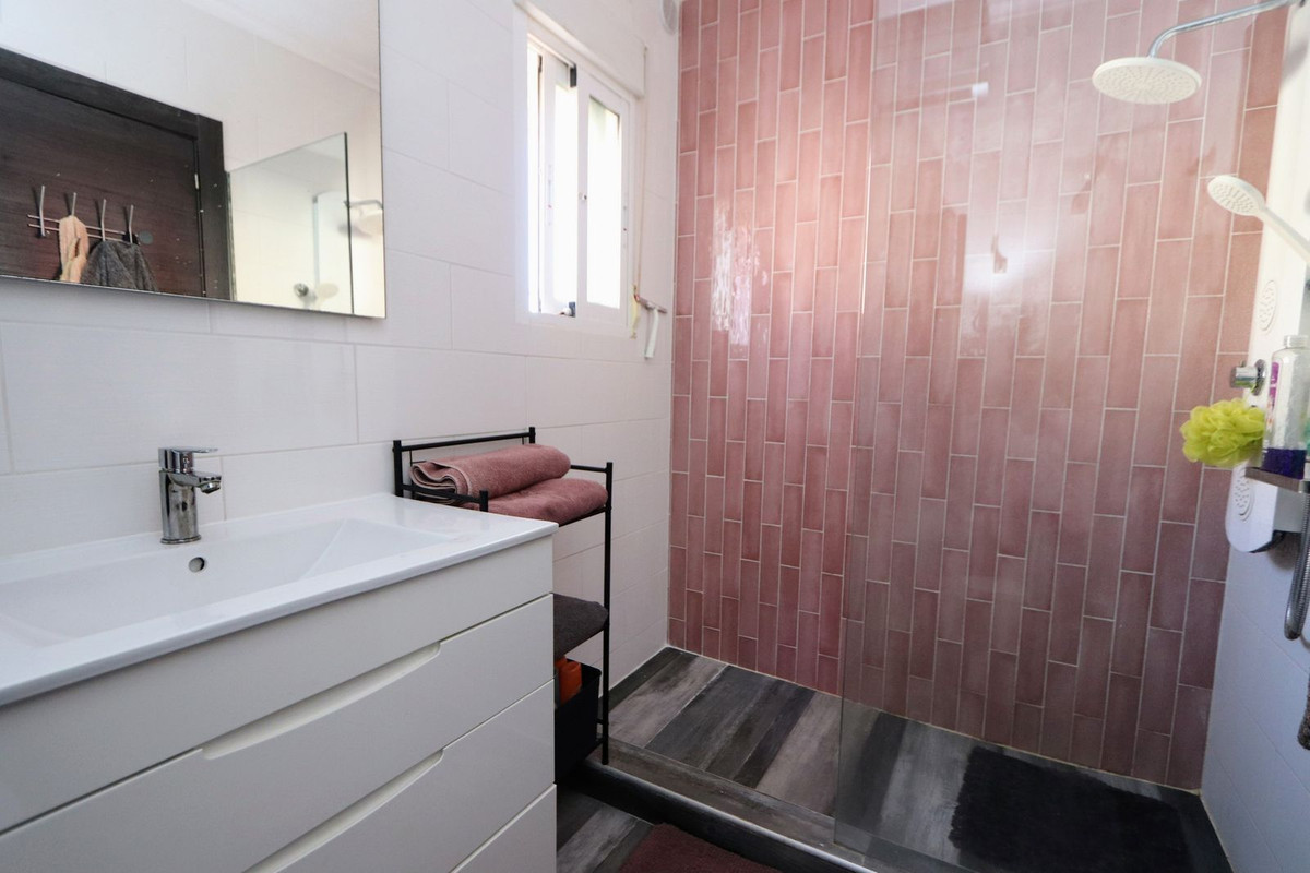 Se vende Villa - Chalet de 3 dormitorios en Costa Blanca, Alicante, España