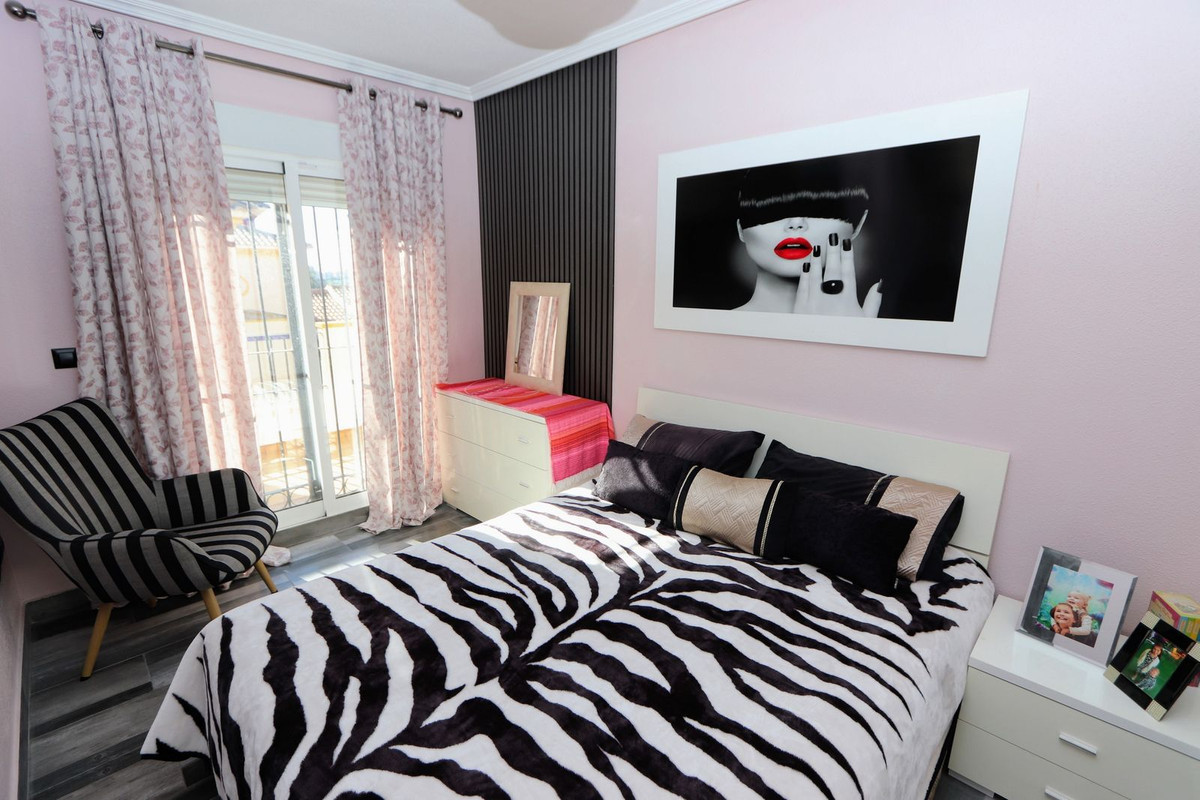 Se vende Villa - Chalet de 3 dormitorios en Costa Blanca, Alicante, España