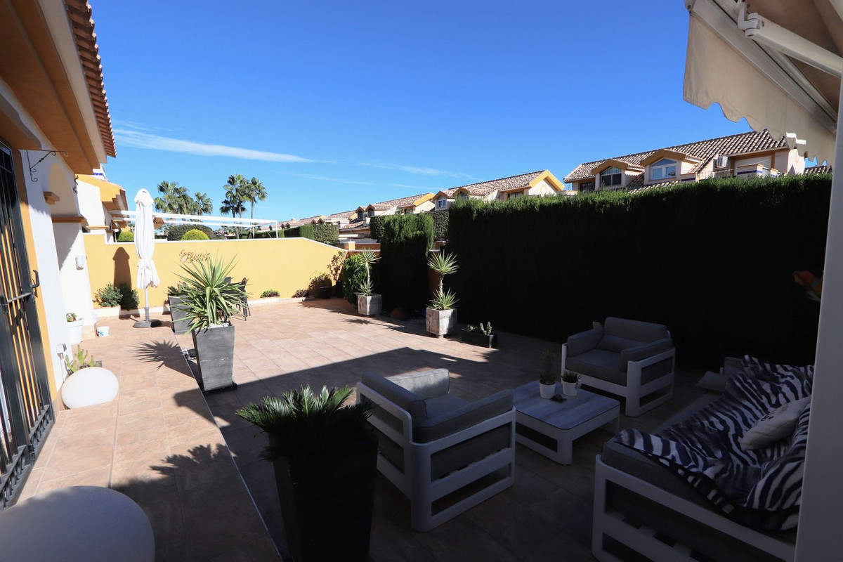 Se vende Villa - Chalet de 3 dormitorios en Costa Blanca, Alicante, España