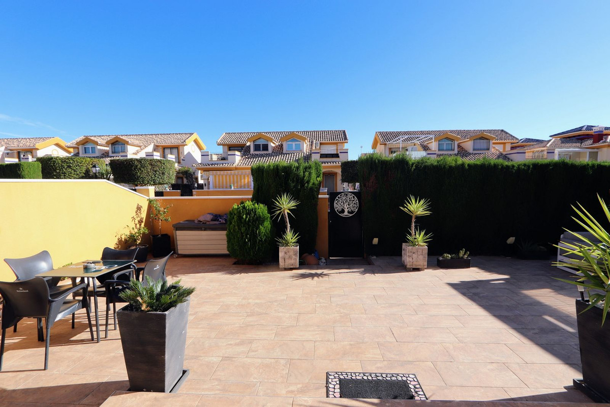 Se vende Villa - Chalet de 3 dormitorios en Costa Blanca, Alicante, España