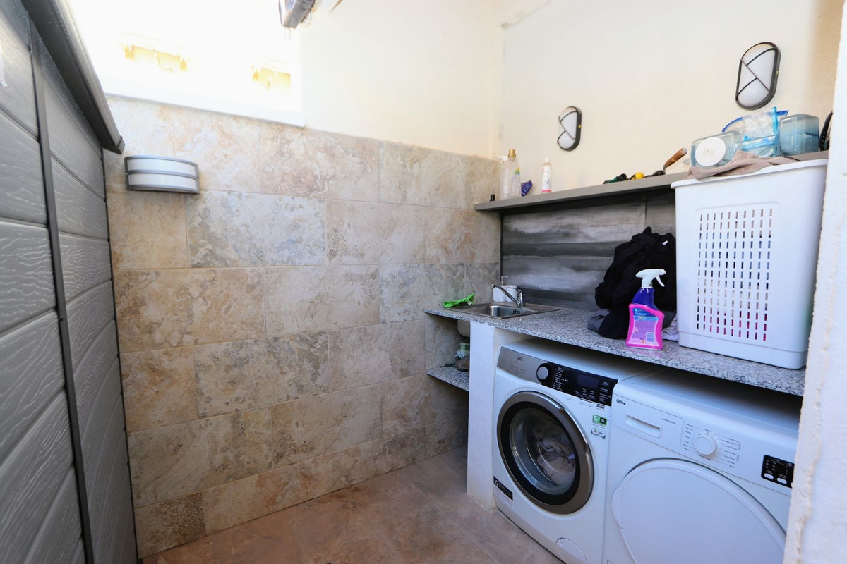 Se vende Villa - Chalet de 3 dormitorios en Costa Blanca, Alicante, España
