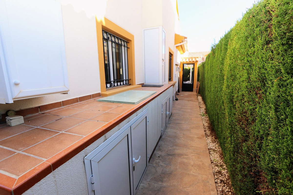 Se vende Villa - Chalet de 3 dormitorios en Costa Blanca, Alicante, España