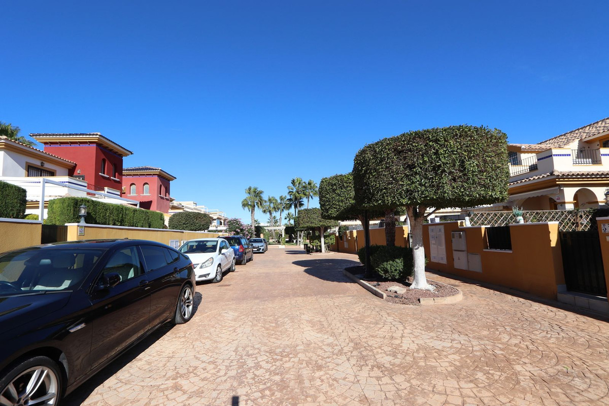 Se vende Villa - Chalet de 3 dormitorios en Costa Blanca, Alicante, España