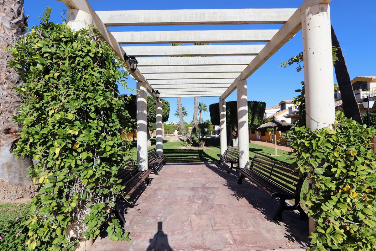 Se vende Villa - Chalet de 3 dormitorios en Costa Blanca, Alicante, España