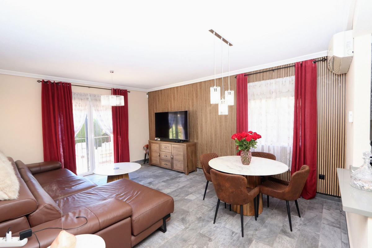 Se vende Villa - Chalet de 3 dormitorios en Costa Blanca, Alicante, España
