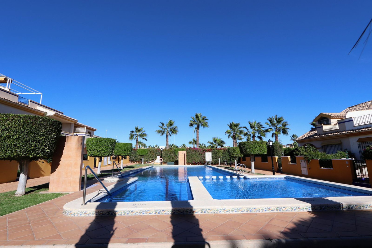 Se vende Villa - Chalet de 3 dormitorios en Costa Blanca, Alicante, España