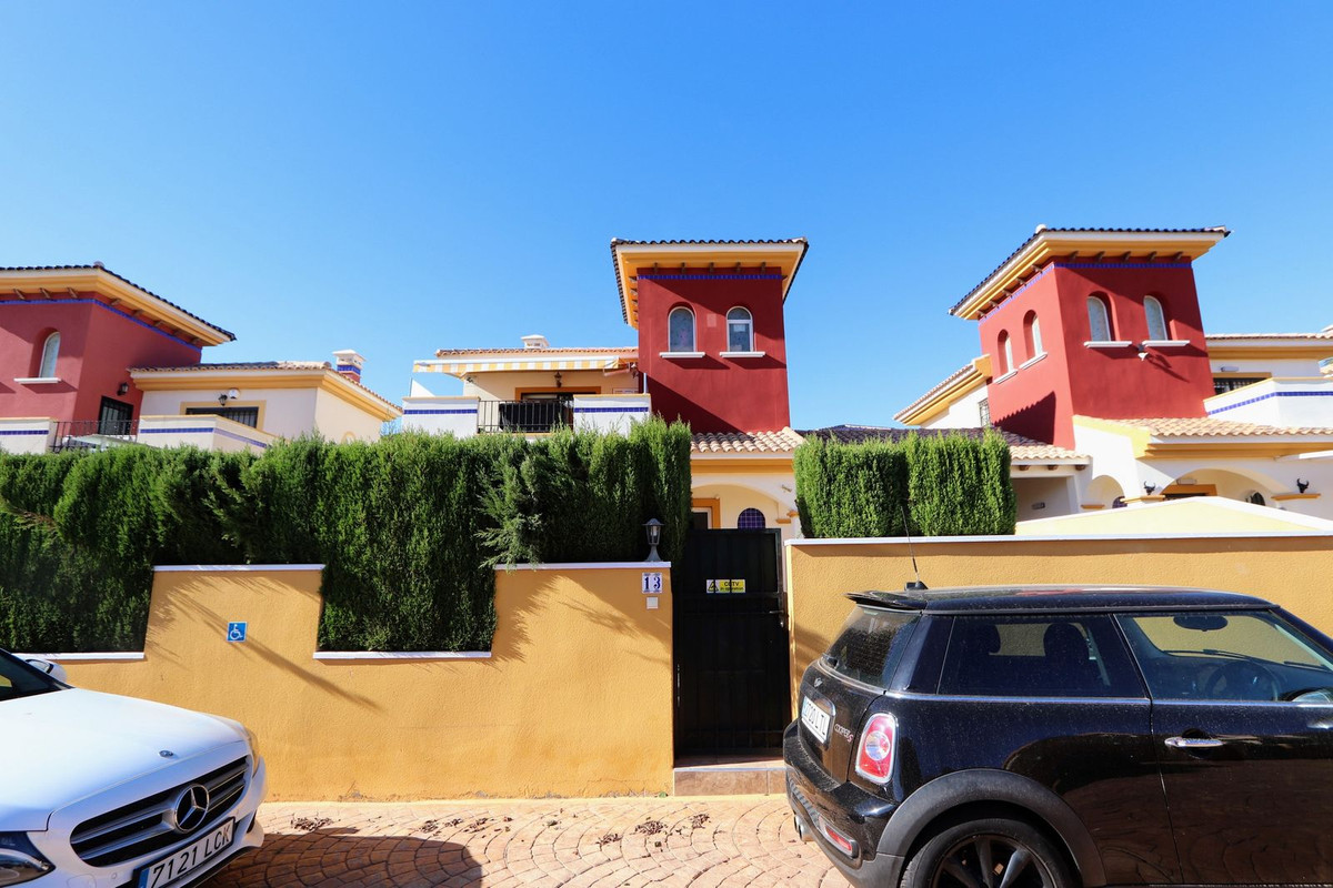 Se vende Villa - Chalet de 3 dormitorios en Costa Blanca, Alicante, España