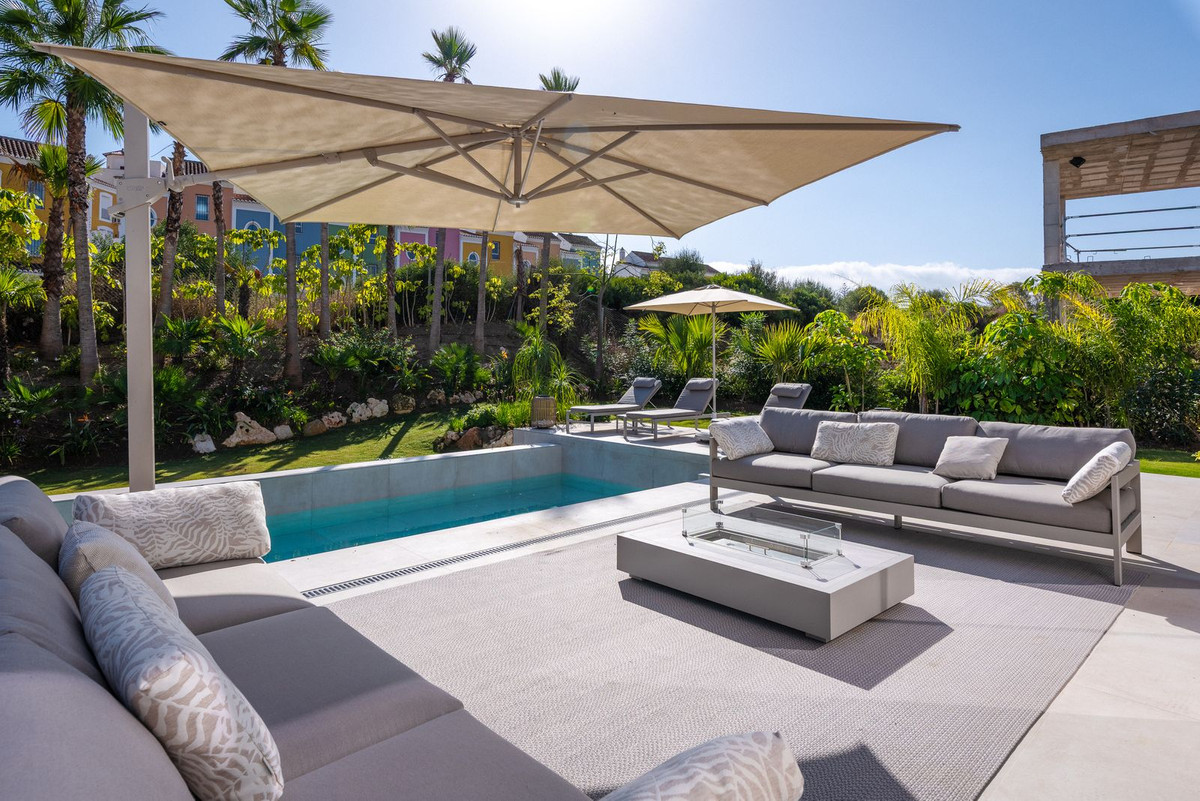 4 Bed Townhouse for sale in Casares Playa Costa Del Sol, Málaga, Spain