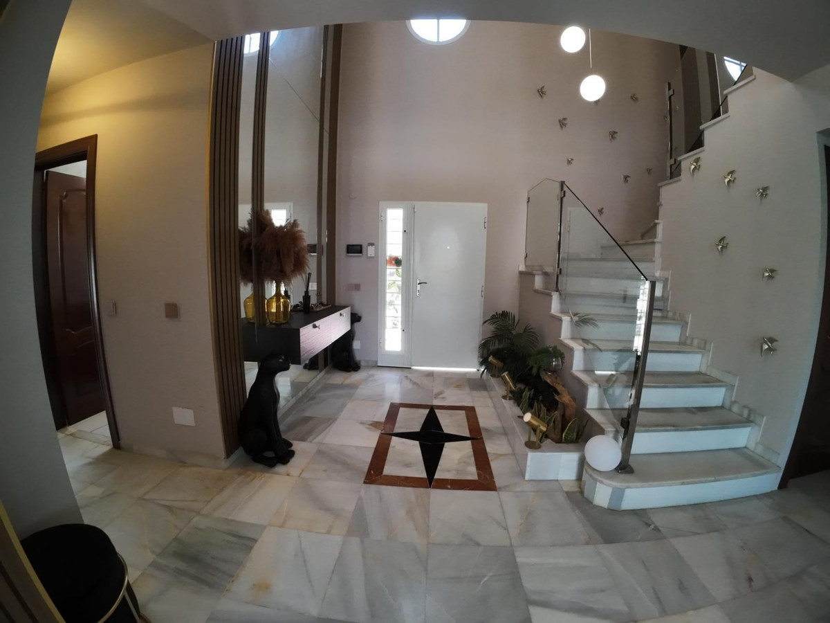 Se vende Villa - Chalet de 7 dormitorios en Costa Del Sol, Málaga, España