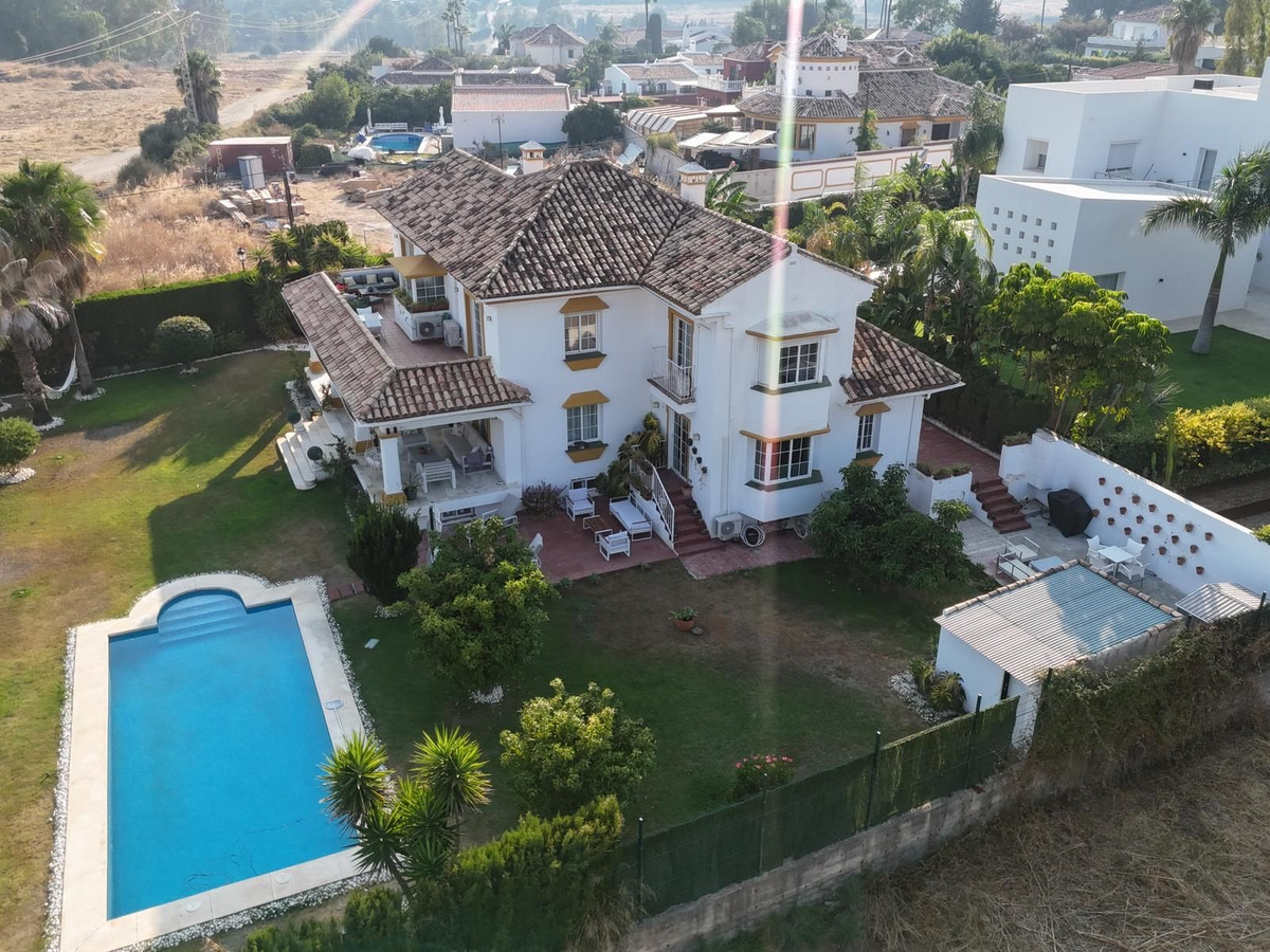 Se vende Villa - Chalet de 7 dormitorios en Costa Del Sol, Málaga, España