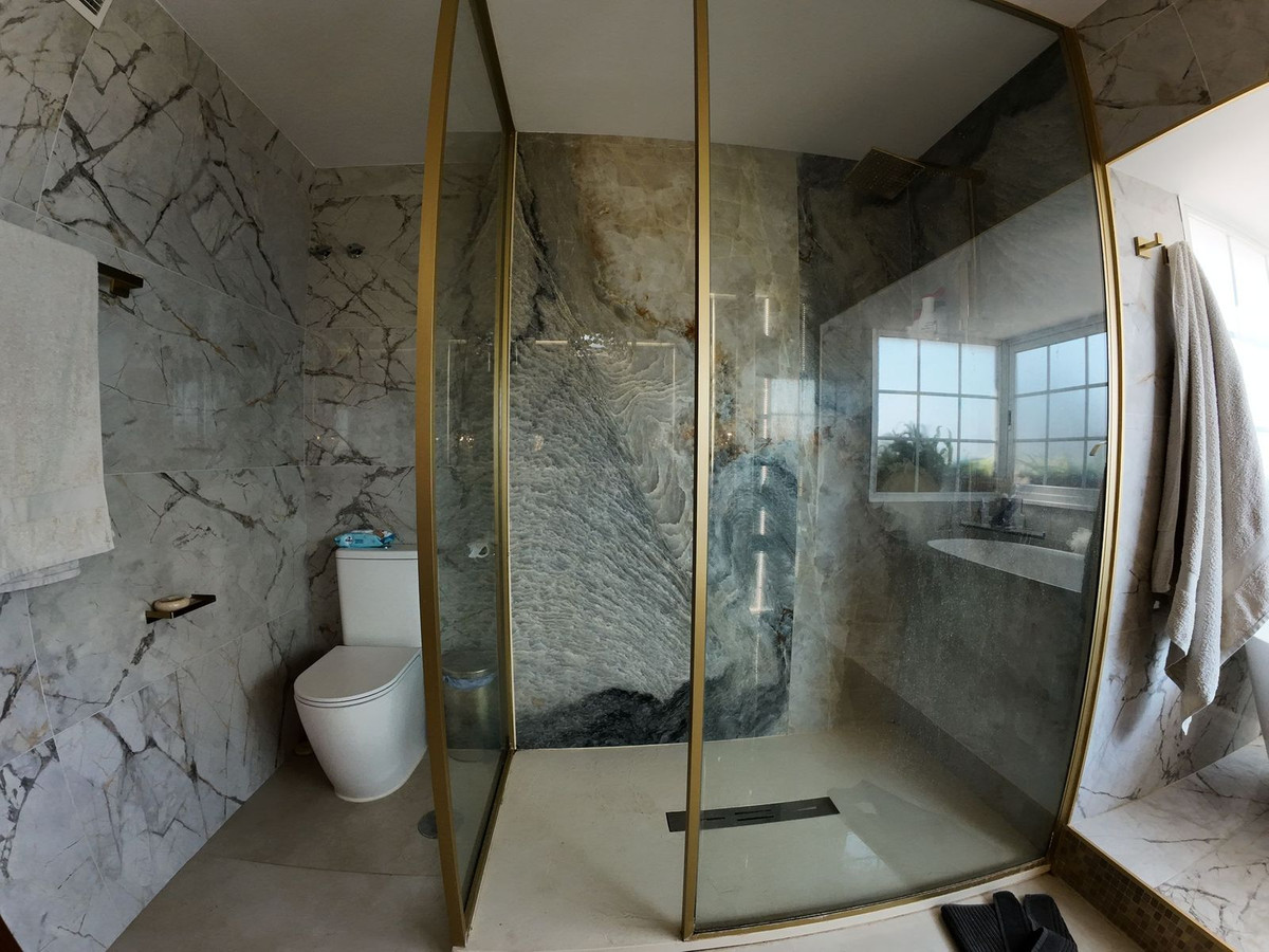 Se vende Villa - Chalet de 7 dormitorios en Costa Del Sol, Málaga, España