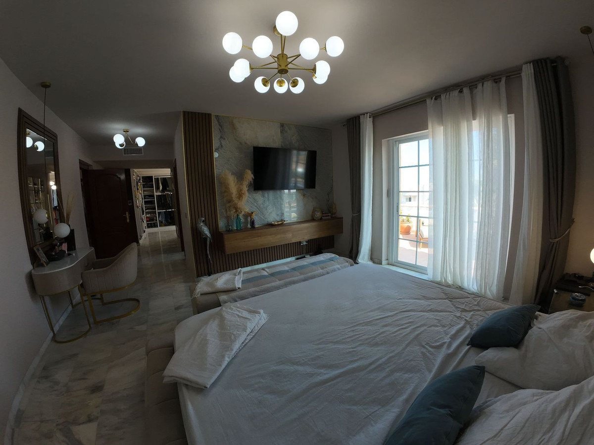 Se vende Villa - Chalet de 7 dormitorios en Costa Del Sol, Málaga, España