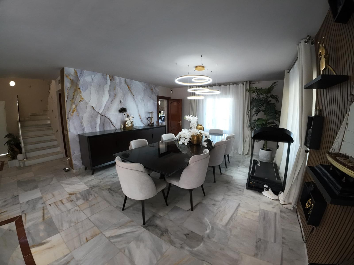 Se vende Villa - Chalet de 7 dormitorios en Costa Del Sol, Málaga, España