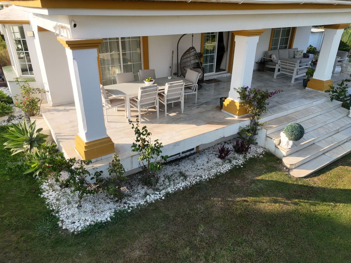 Se vende Villa - Chalet de 7 dormitorios en Costa Del Sol, Málaga, España