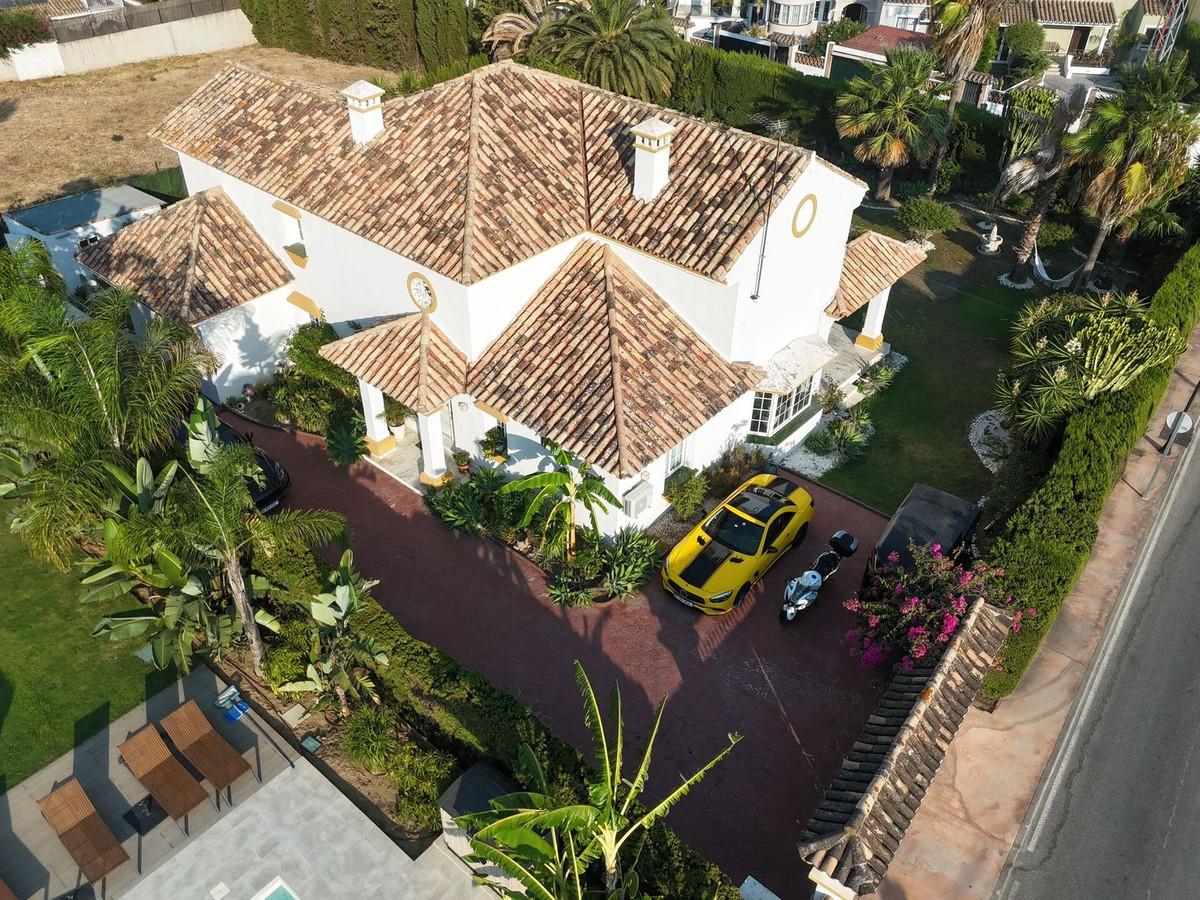 Se vende Villa - Chalet de 7 dormitorios en Costa Del Sol, Málaga, España