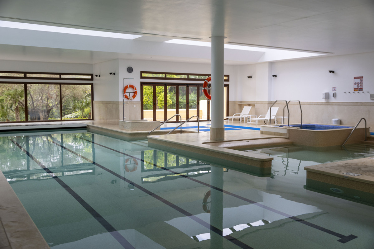 Se vende Ático de 4 dormitorios en Costa Del Sol, Cadiz, España