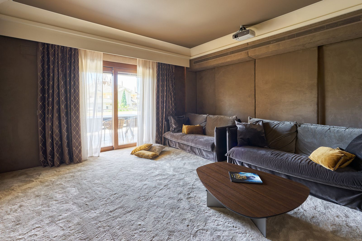 Se vende Ático de 4 dormitorios en Costa Del Sol, Cadiz, España