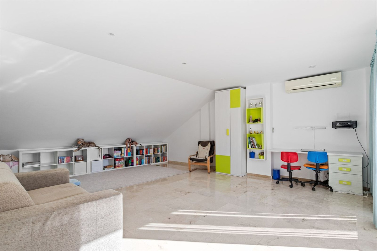 4 Bed Townhouse for sale in Benalmadena Costa Del Sol, Málaga, Spain