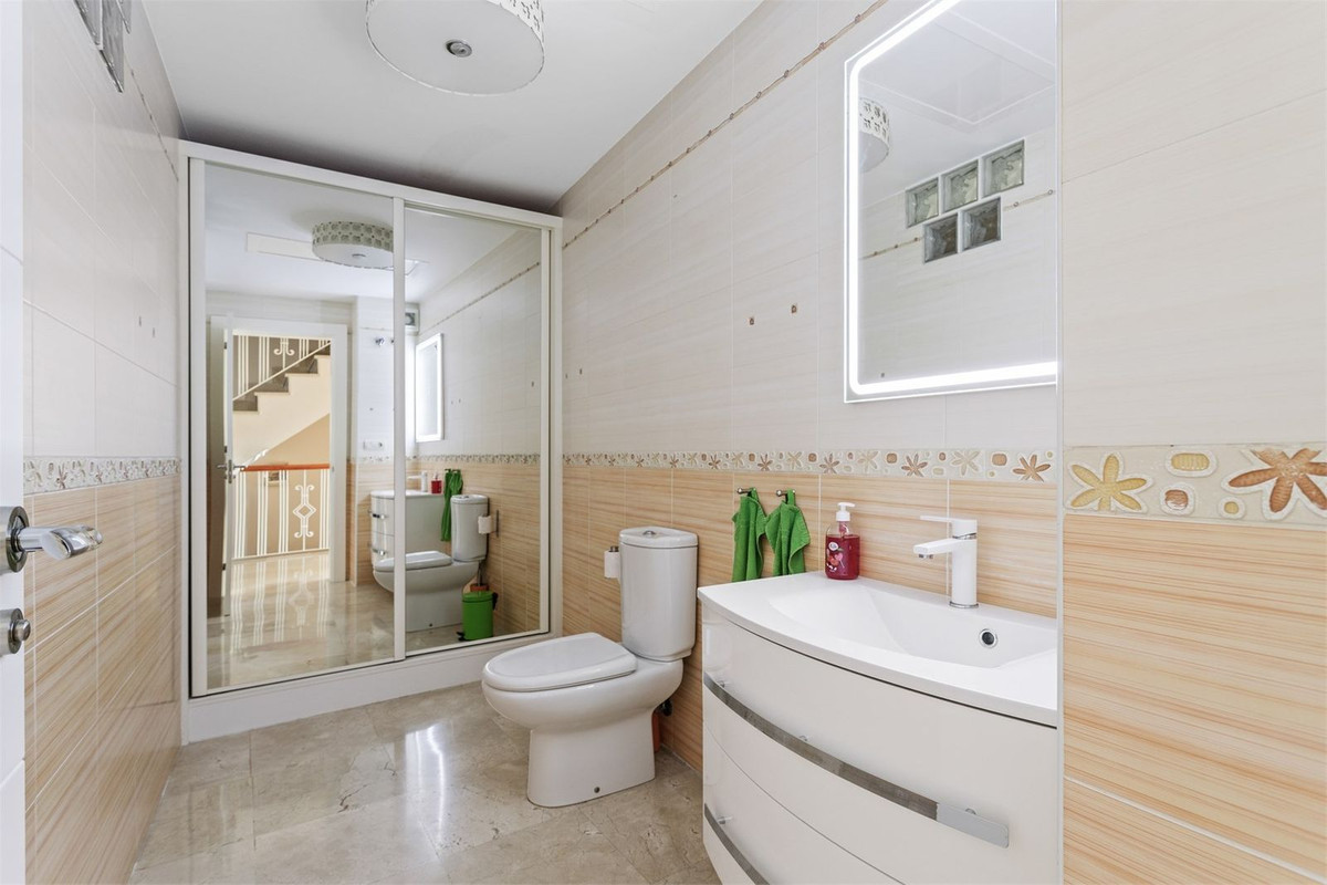 4 Bed Townhouse for sale in Benalmadena Costa Del Sol, Málaga, Spain