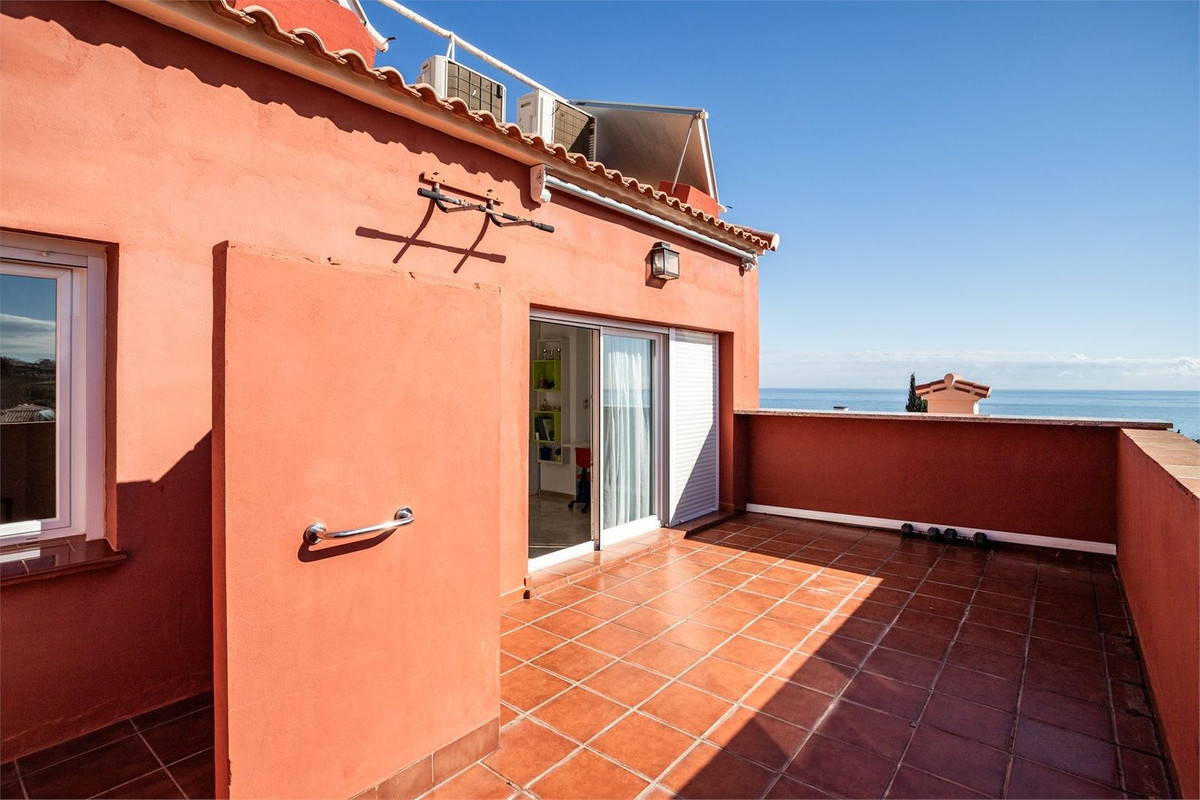 4 Bed Townhouse for sale in Benalmadena Costa Del Sol, Málaga, Spain