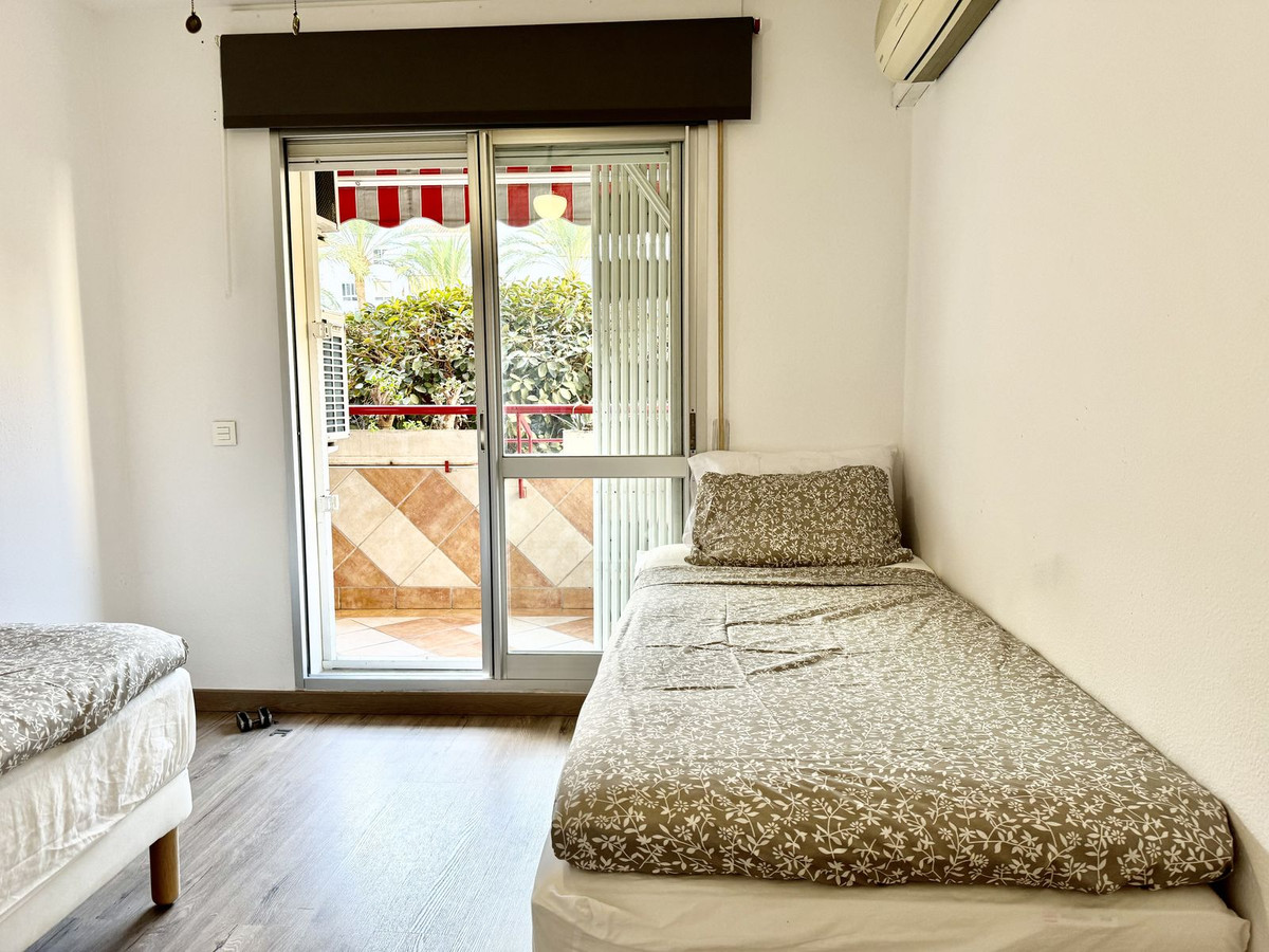 Se vende Apartamento Planta Media de 4 dormitorios en Costa Del Sol, Málaga, España