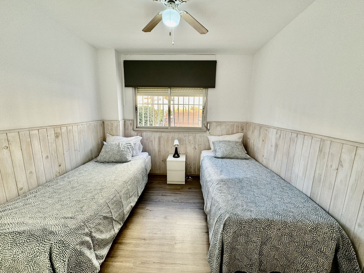 Se vende Apartamento Planta Media de 4 dormitorios en Costa Del Sol, Málaga, España