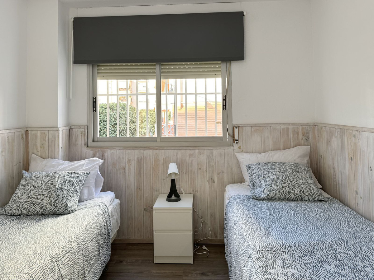 Se vende Apartamento Planta Media de 4 dormitorios en Costa Del Sol, Málaga, España