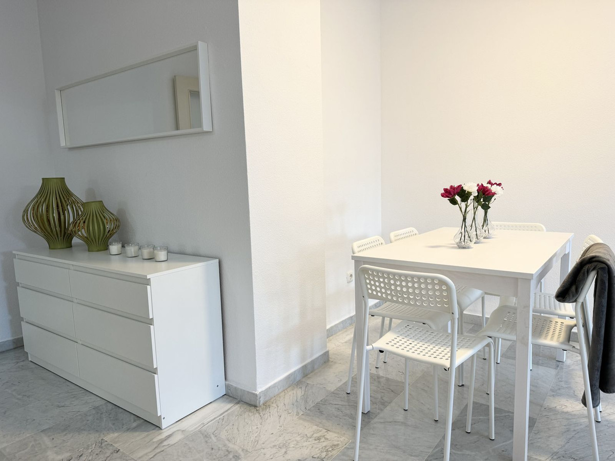 Se vende Apartamento Planta Media de 4 dormitorios en Costa Del Sol, Málaga, España