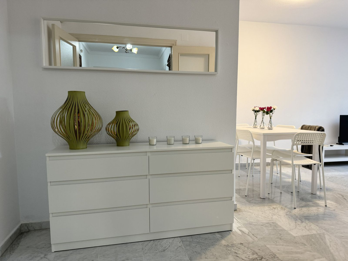 Se vende Apartamento Planta Media de 4 dormitorios en Costa Del Sol, Málaga, España