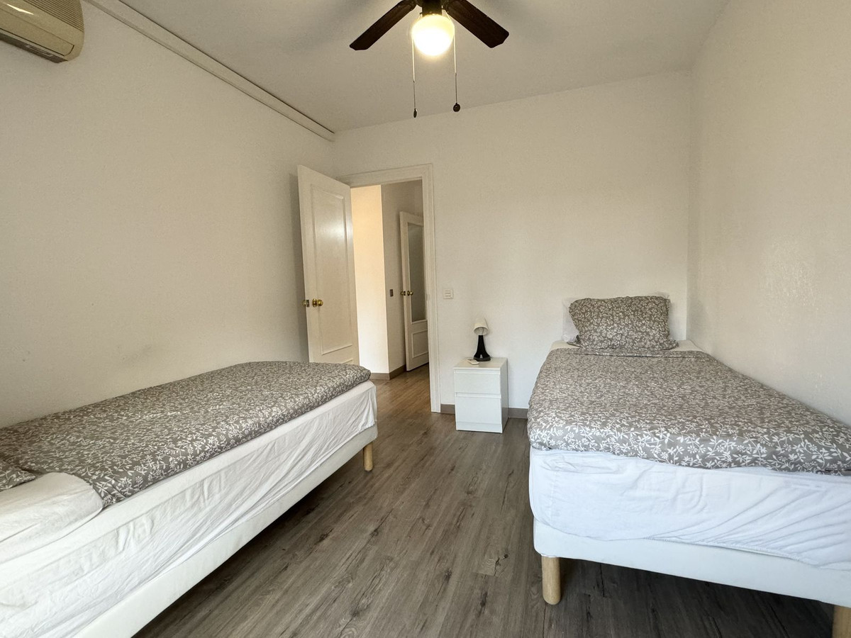 Se vende Apartamento Planta Media de 4 dormitorios en Costa Del Sol, Málaga, España
